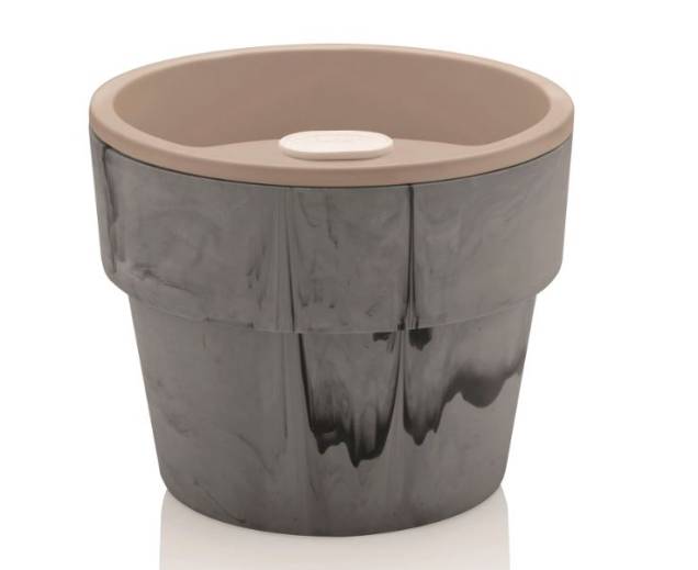 Vaso Plástico Autoirrigável Grande Concreto, custa R$ 39,90 na loja Leroy Merlin. Vaso Plástico Autoirrigável Grande Concreto, custa R$ 39,90 na loja Leroy Merlin.
