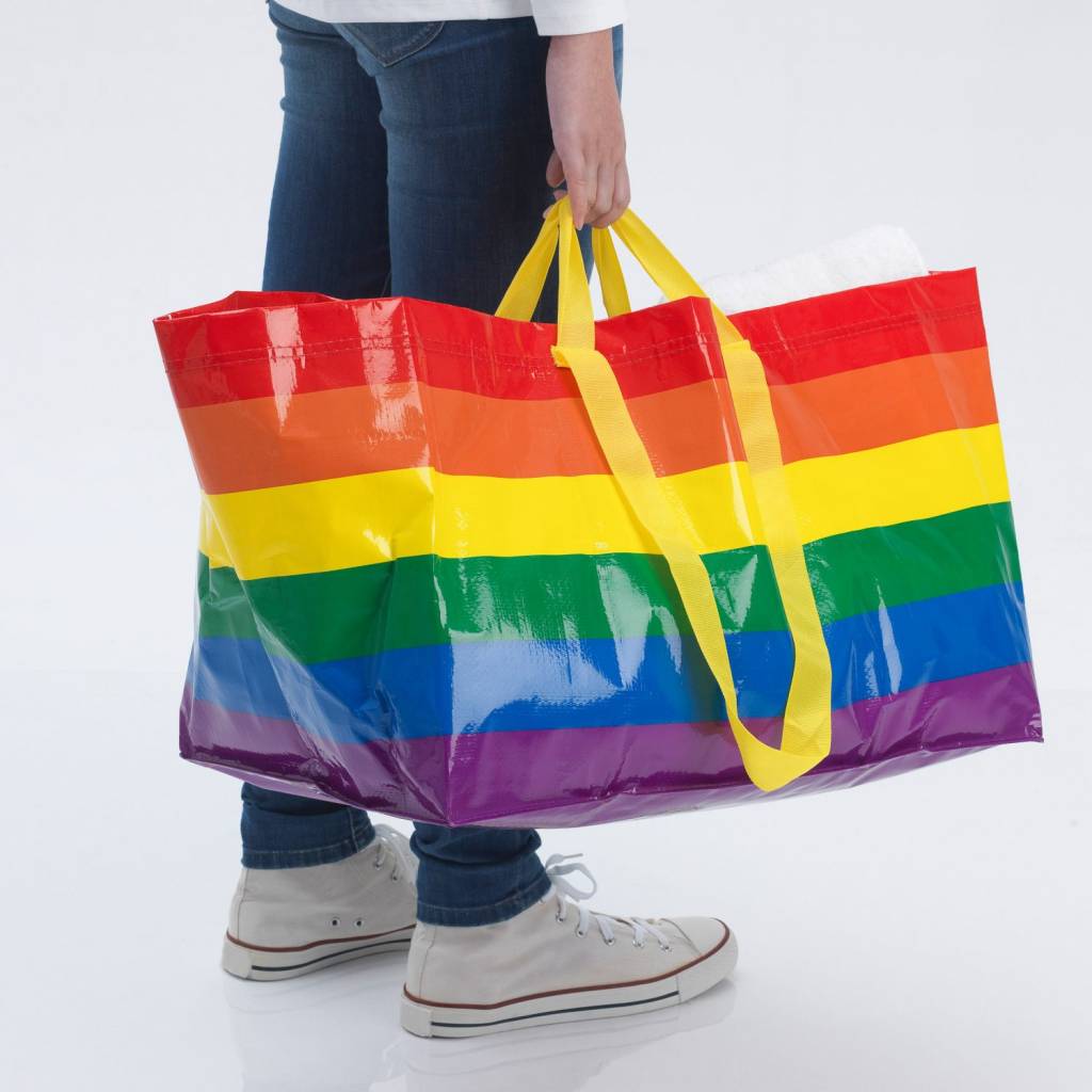 IKEA faz uma versão da clássica ecobag com a bandeira LGBT