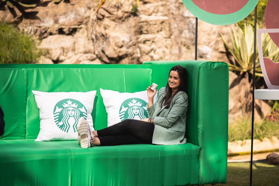 Mari Palma na área instagramável de sua personalidade. Mari Palma na área instagramável de sua personalidade.