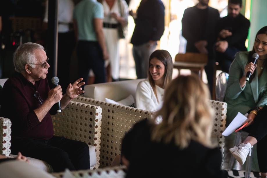 Nelson, Erika e Mari Palma durante o talk. Nelson, Erika e Mari Palma durante o talk.