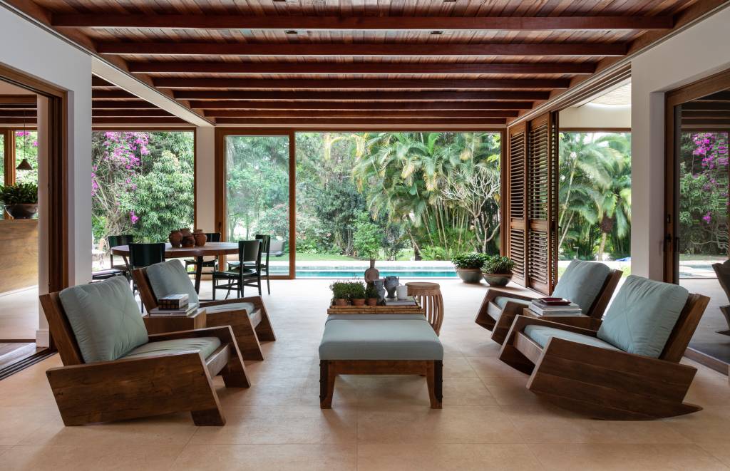 Madeira é elemento principal em reforma de casa no interior de SP