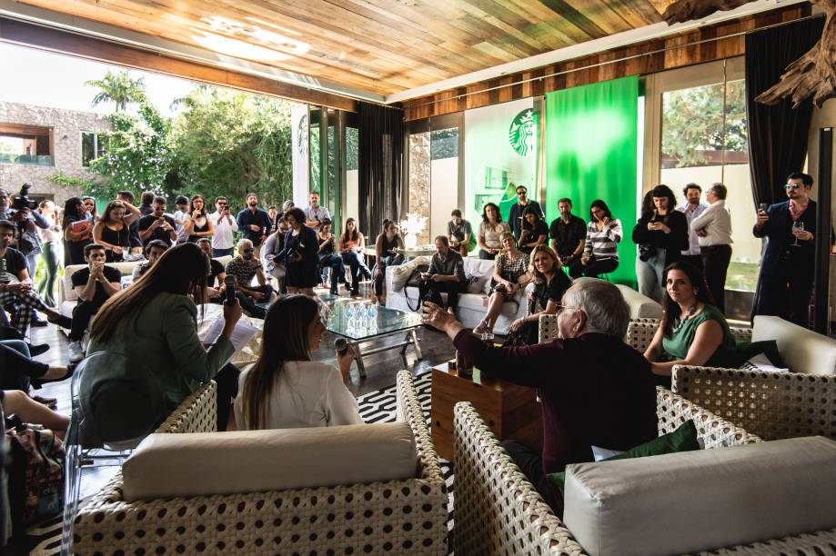 Público presente no talk sobre a importância de apreciar um bom café dentro de casa.