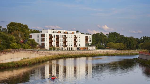 Lofts at Mayo Park, por Snow Kreilich Architects Lofts at Mayo Park, por Snow Kreilich Architects