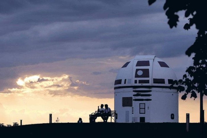 Professor transforma observatório na Alemanha em R2-D2 gigante