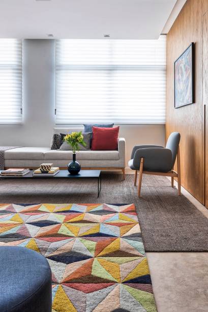 O tapete sobreposto veio do Panamá, onde Lala morava. O tapete sobreposto veio do Panamá, onde Lala morava.