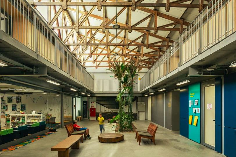 3-andrade-morettin-arquitetos-reaproveita-galpões-industriais-em-escola 3-andrade-morettin-arquitetos-reaproveita-galpões-industriais-em-escola
