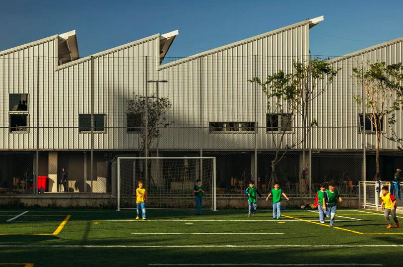 6-andrade-morettin-arquitetos-reaproveita-galpões-industriais-em-escola 6-andrade-morettin-arquitetos-reaproveita-galpões-industriais-em-escola