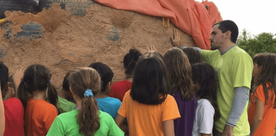 Brasileiro é finalista de premiação global com projeto de bioconstrução