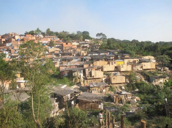 2-estudantes-ajudam-a-construir-casas-em-comunidades-de-sao-paulo 2-estudantes-ajudam-a-construir-casas-em-comunidades-de-sao-paulo