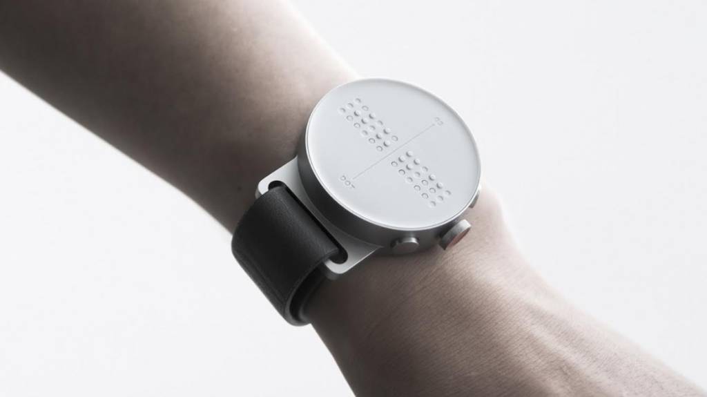 3-smartwatch-com-leitura-em-braile-e-lançado-para-pessoas-cegas 3-smartwatch-com-leitura-em-braile-e-lançado-para-pessoas-cegas