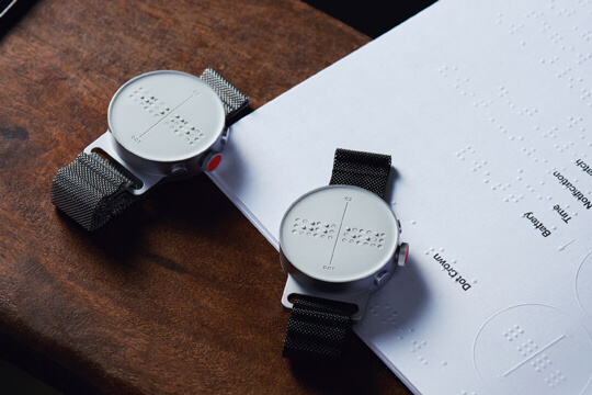 5-smartwatch-com-leitura-em-braile-e-lançado-para-pessoas-cegas 5-smartwatch-com-leitura-em-braile-e-lançado-para-pessoas-cegas