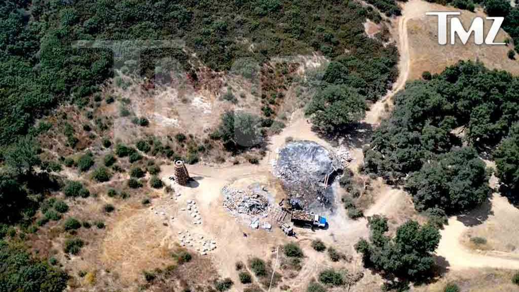 kanye-west-domes-destroyed-dezeen-hero kanye-west-domes-destroyed-dezeen-hero