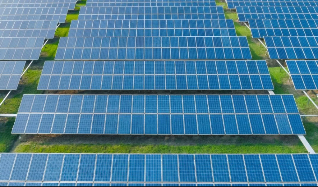 01-minas-gerais-investe-na-implantacao-de-32-usinas-solares 01-minas-gerais-investe-na-implantacao-de-32-usinas-solares