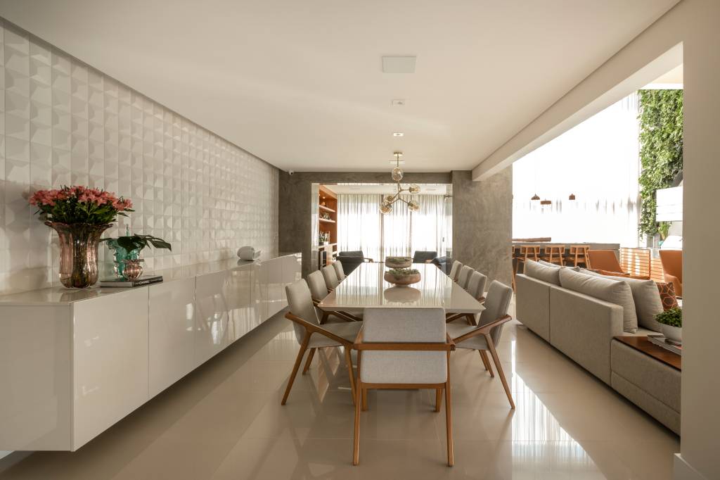 1-estilo-classico-e-contemporaneo-se-misturam-em-ape-de-243-m Maximização e pé direito duplo trazem imensidão para apê de 243 m²