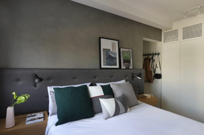 Na suíte, há uma janela pensada para diminuir os ruídos externos e melhorar o conforto térmico do ambiente. Na suíte, há uma janela pensada para diminuir os ruídos externos e melhorar o conforto térmico do ambiente.