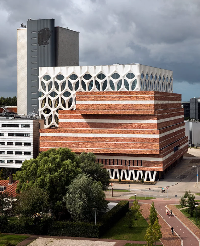 1-retrofit-de-antigo-museu-holandes-imita-estrutura-geologica 1-retrofit-de-antigo-museu-holandes-imita-estrutura-geologica