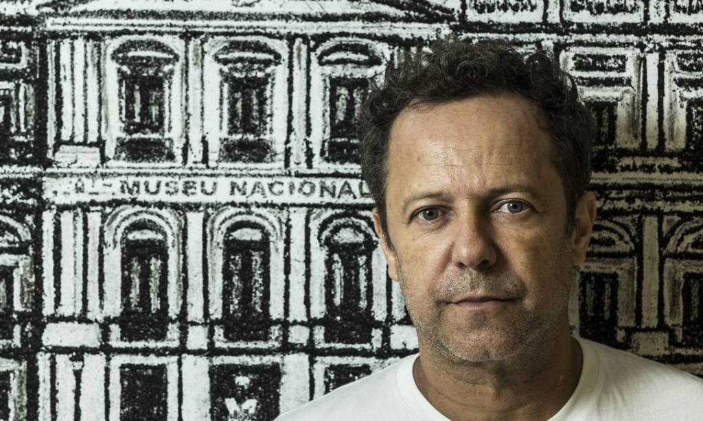 1-vik-muniz-usa-cinzas-do-museu-nacional-para-reproduzir-obras-perdidas-na-tragedia 1-vik-muniz-usa-cinzas-do-museu-nacional-para-reproduzir-obras-perdidas-na-tragedia