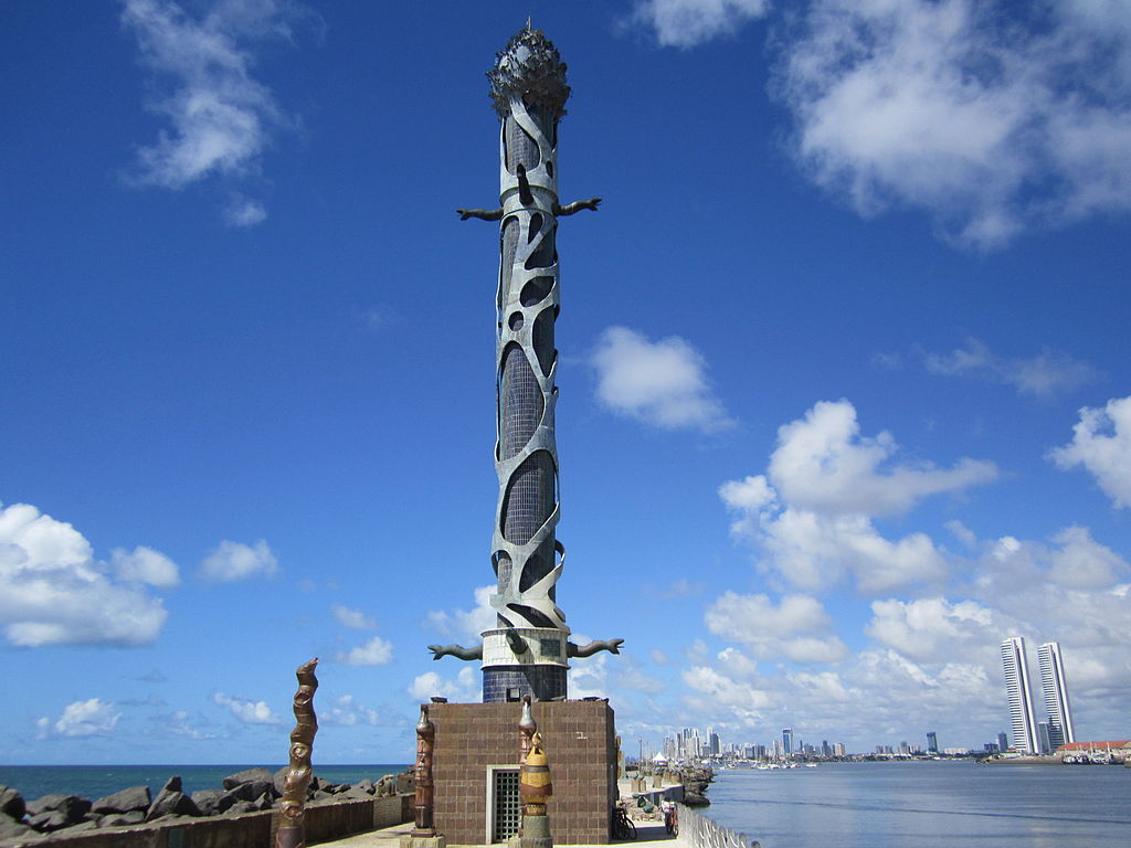 Torre_de_Cristal_-_Parque_de_Esculturas_Francisco_Brennand_-_Recife,_Pernambuco,_Brasil Torre_de_Cristal_-_Parque_de_Esculturas_Francisco_Brennand_-_Recife,_Pernambuco,_Brasil