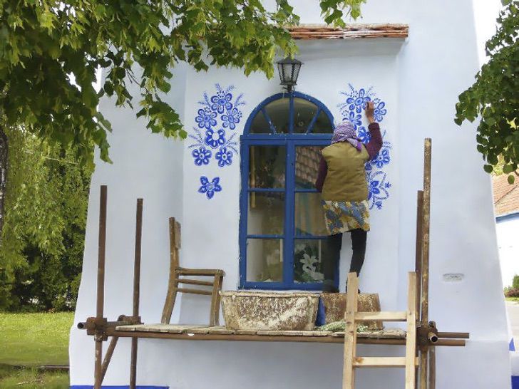 2-avo-de-90-anos-transforma-vilarejo-em-galeria-de-arte-a-ceu-aberto 2-avo-de-90-anos-transforma-vilarejo-em-galeria-de-arte-a-ceu-aberto