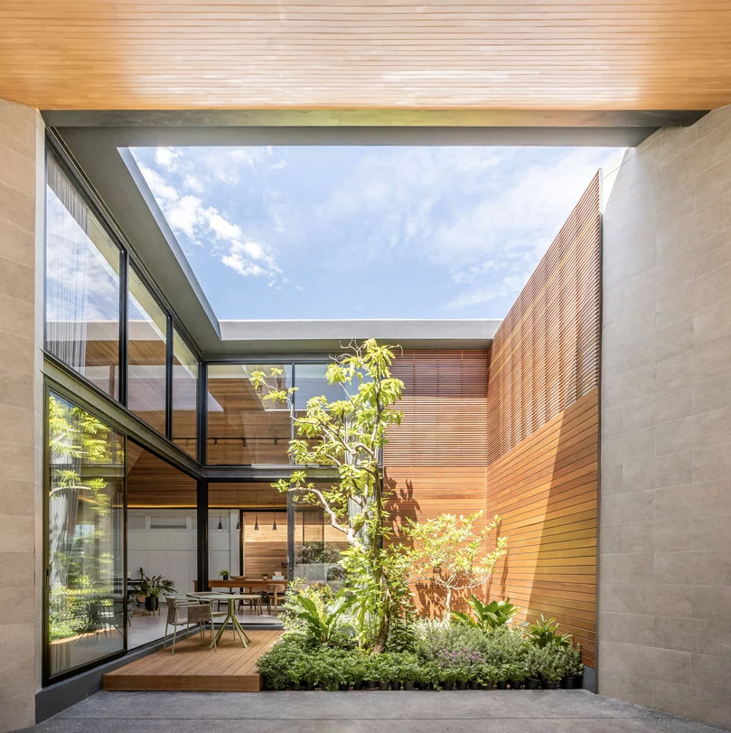 5-abertura-central-em-telhado-garante-ventilação-e-luz-natural-a-casa