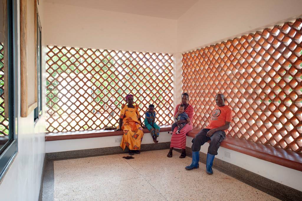 Mt-Sinai-Kyabirwa-Surgical-Facility-by-Kliment-Halsband-Architects-will-boase_dezeen_2364_col_7-1704×1134 Mt-Sinai-Kyabirwa-Surgical-Facility-by-Kliment-Halsband-Architects-will-boase_dezeen_2364_col_7-1704×1134