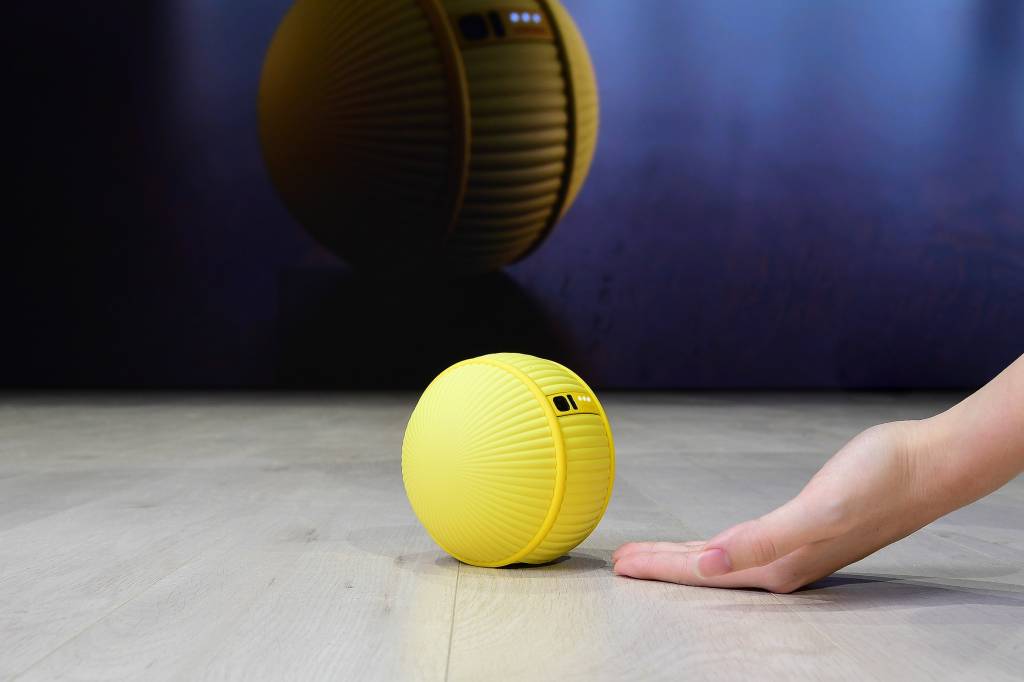samsung-ballie-robot-ces-technology_dezeen_2364_col_0 samsung-ballie-robot-ces-technology_dezeen_2364_col_0