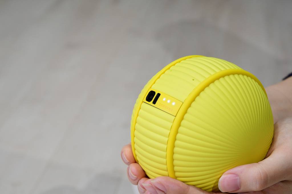 samsung-ballie-robot-ces-technology_dezeen_2364_col_1 samsung-ballie-robot-ces-technology_dezeen_2364_col_1