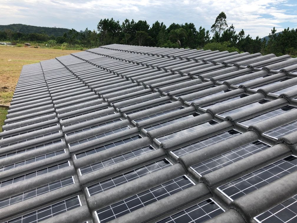 UFSC testa as primeiras telhas fotovoltaicas de concreto da Eternit