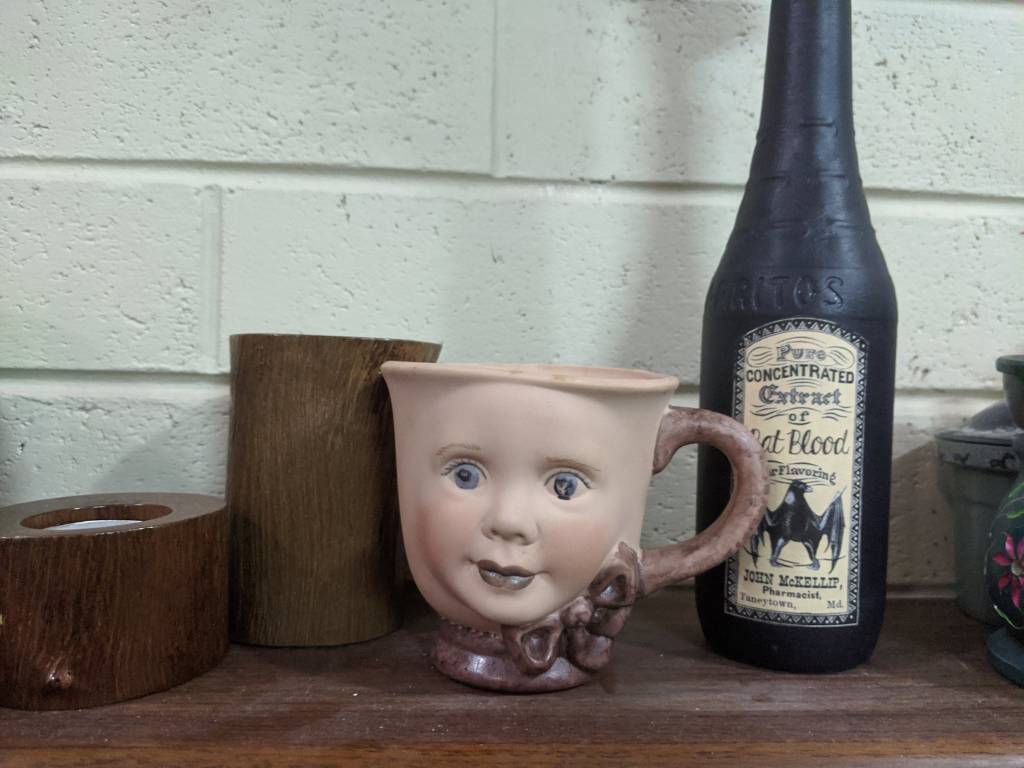 Pessoas postam no Twitter os ítens mais feios que têm, e não decepcionam..