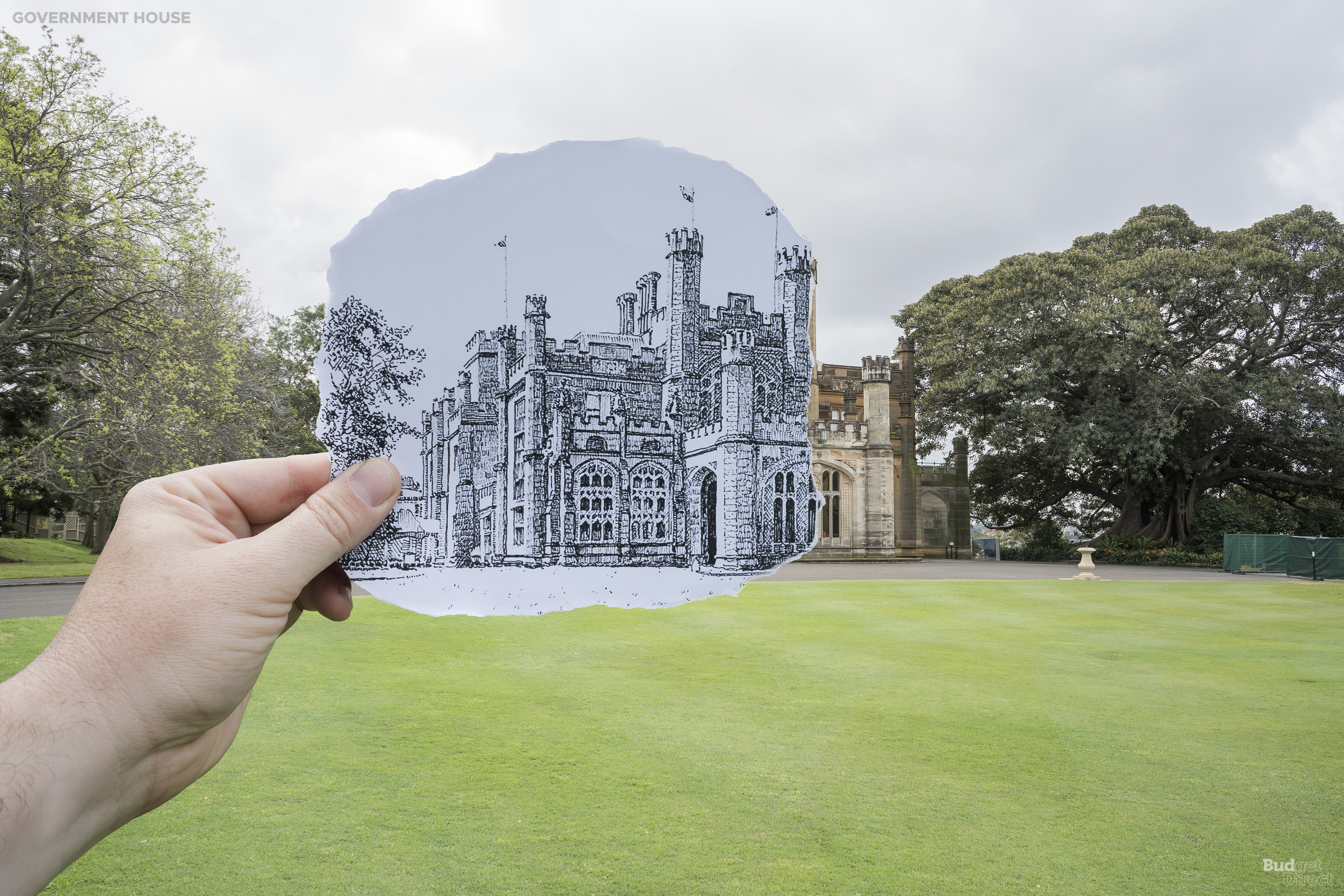 Government House &eacute; uma mans&atilde;o g&oacute;tica do Renascimento, situada entre jardins ecl&eacute;ticos de estilo reg&ecirc;ncia e italiano. Como os antigos est&aacute;bulos pr&oacute;ximos (veja o Conservat&oacute;rio de M&uacute;sica NSW), torres com ameias d&atilde;o ao edif&iacute;cio a apar&ecirc;ncia de uma fortaleza, enquanto um porte-coch&egrave;re (port&atilde;o de &ocirc;nibus) acrescenta dignidade real &agrave; entrada.