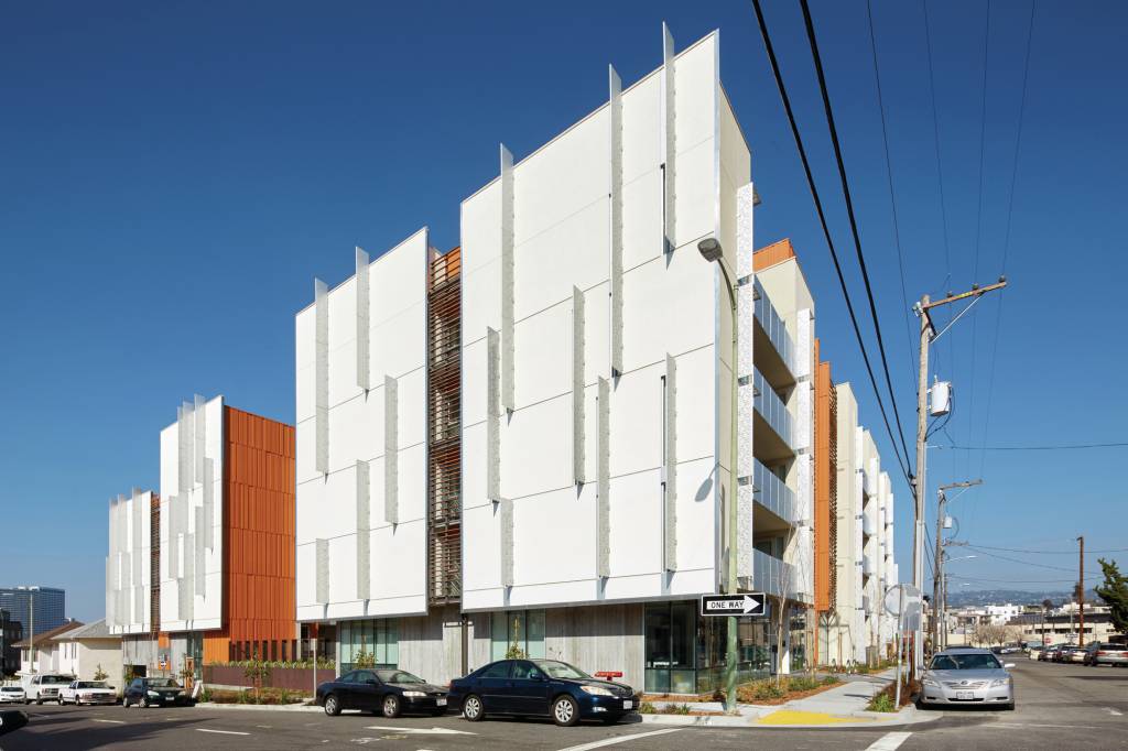 2019-cote-lakesideseniorhousing-davidbakerarchitects-01 2019-cote-lakesideseniorhousing-davidbakerarchitects-01