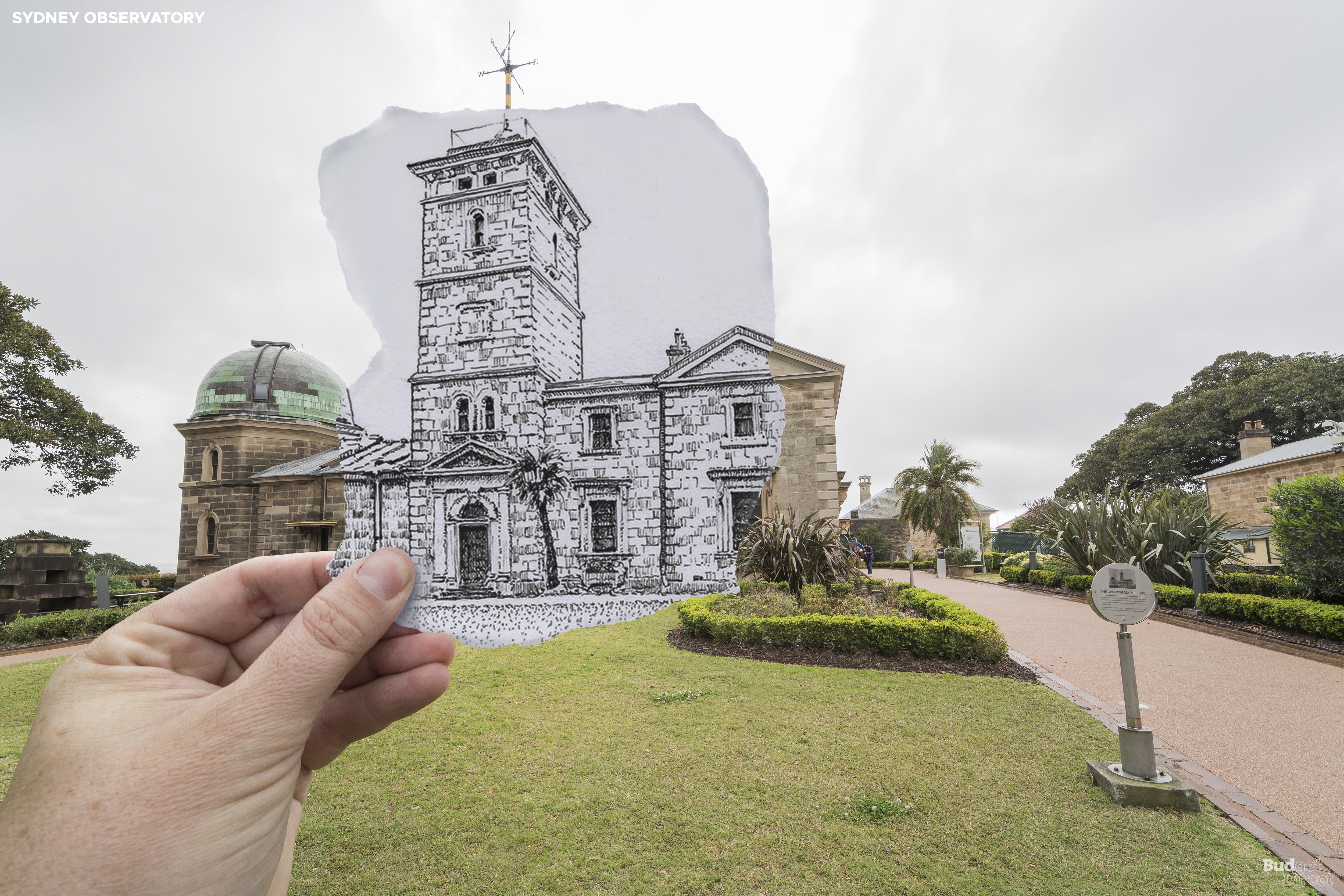 O Observat&oacute;rio de Sidney n&atilde;o &eacute; a primeira esta&ccedil;&atilde;o de observa&ccedil;&atilde;o a ser constru&iacute;da no Observatory Hill. William Dawes estabeleceu um observat&oacute;rio de vida curta em 1788 para avistar um cometa que n&atilde;o se materializou. O primeiro astr&ocirc;nomo do governo da Austr&aacute;lia, William Scott, foi nomeado posteriormente para construir o observat&oacute;rio que pode ser visitado hoje. O edif&iacute;cio de arenito apresenta um estilo renascentista florentino. Suas caracter&iacute;sticas mais not&aacute;veis ​​s&atilde;o as duas c&uacute;pulas telesc&oacute;picas octogonais e a "torre do globo do tempo", da qual uma bola &eacute; jogada todos os dias ao meio-dia, disparando um canh&atilde;o para disparar para indicar a hora da cidade. A bola ainda cai nos tempos modernos, mas agora cai &agrave;s 13h, diariamente.