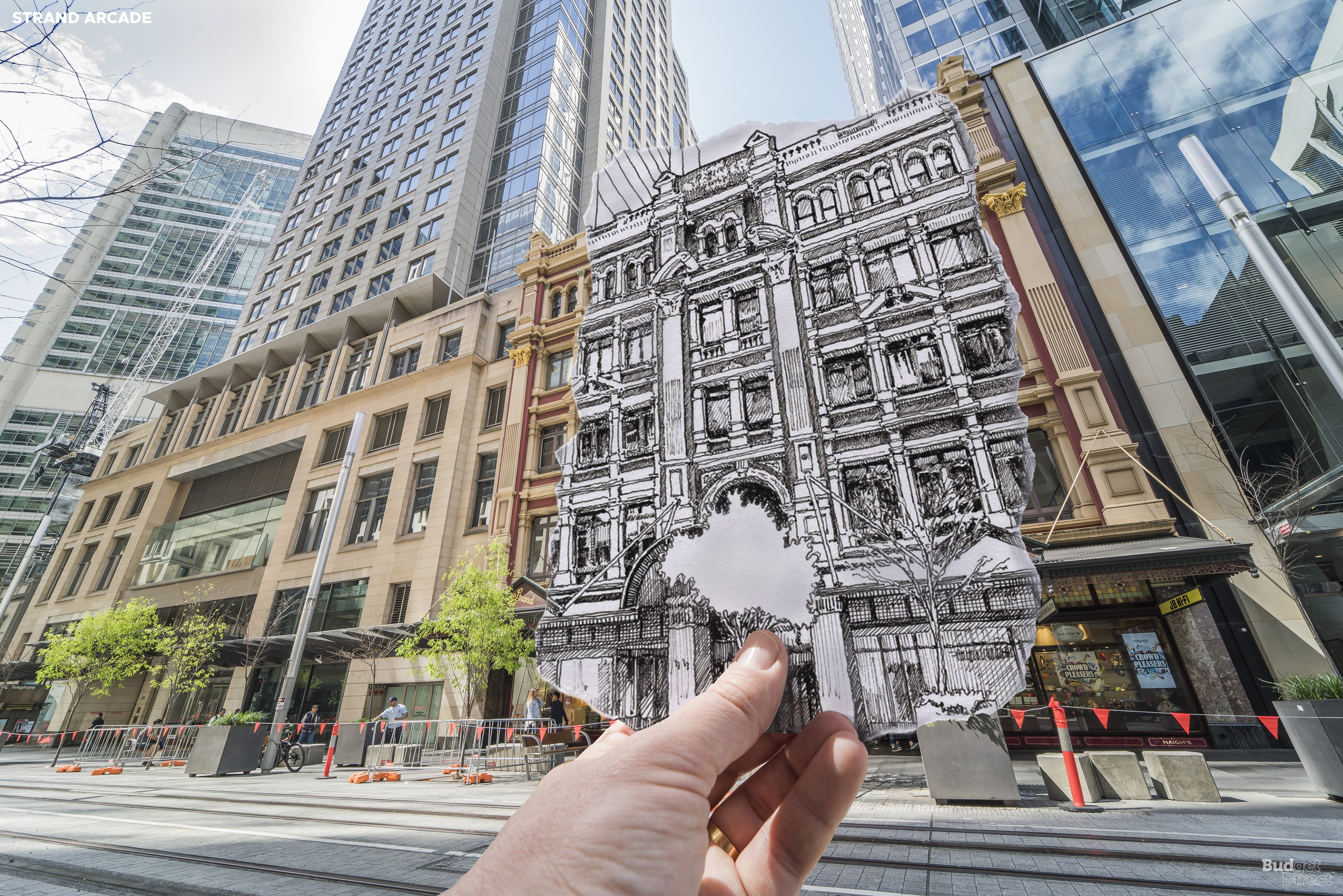 A &uacute;ltima arcada em estilo vitoriano de Sidney foi considerada pelos jornais da &eacute;poca como "a melhor via p&uacute;blica nas col&ocirc;nias australianas". A passarela de 104 metros foi apoiada por escadas de cedro, com elevadores hidr&aacute;ulicos de ponta, oferecendo uma rota alternativa para as galerias. O Strand reconhece e at&eacute; rivaliza com as famosas arcadas da Europa. Mas o que o torna &uacute;nico &eacute; o teto de vidro especialmente colorido e as galerias suspensas &ndash; um dos primeiros grandes conceitos da arquitetura australiana a lidar com o clima implac&aacute;vel da terra.