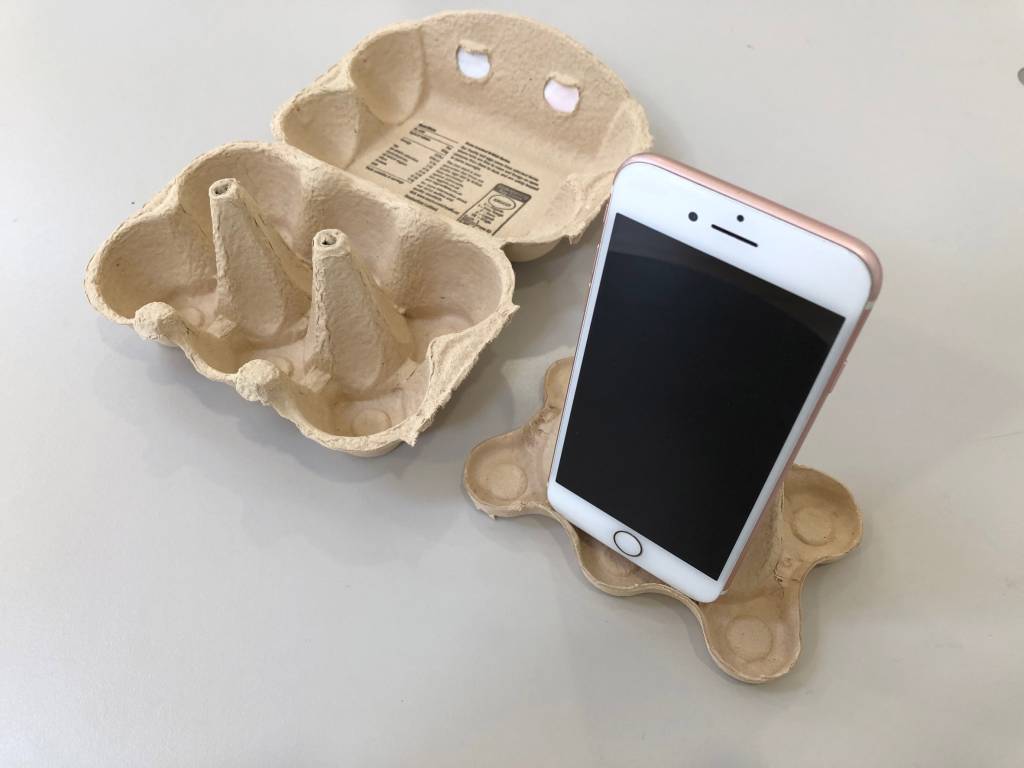 paul-priestman-egg-box-phone-holder-design_dezeen_2364_col_12 paul-priestman-egg-box-phone-holder-design_dezeen_2364_col_12