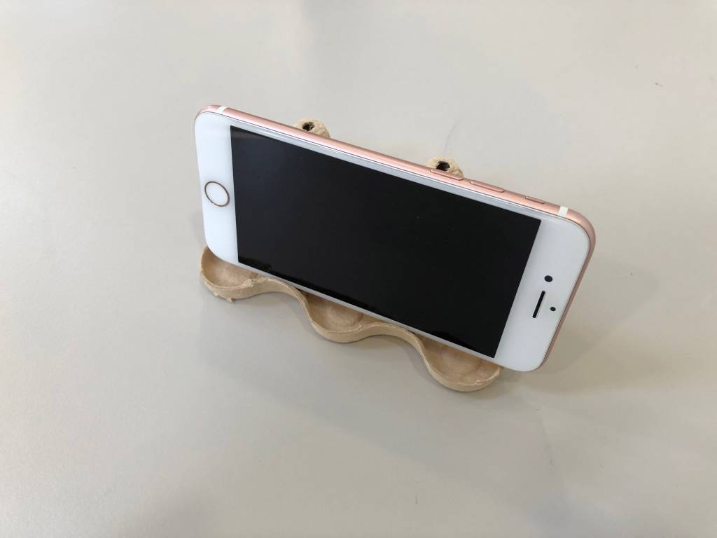 paul-priestman-egg-box-phone-holder-design_dezeen_2364_col_5 paul-priestman-egg-box-phone-holder-design_dezeen_2364_col_5