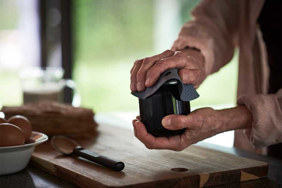 Beleza e ergonomia regem coleção de peças da IKEA para a 3ª idade