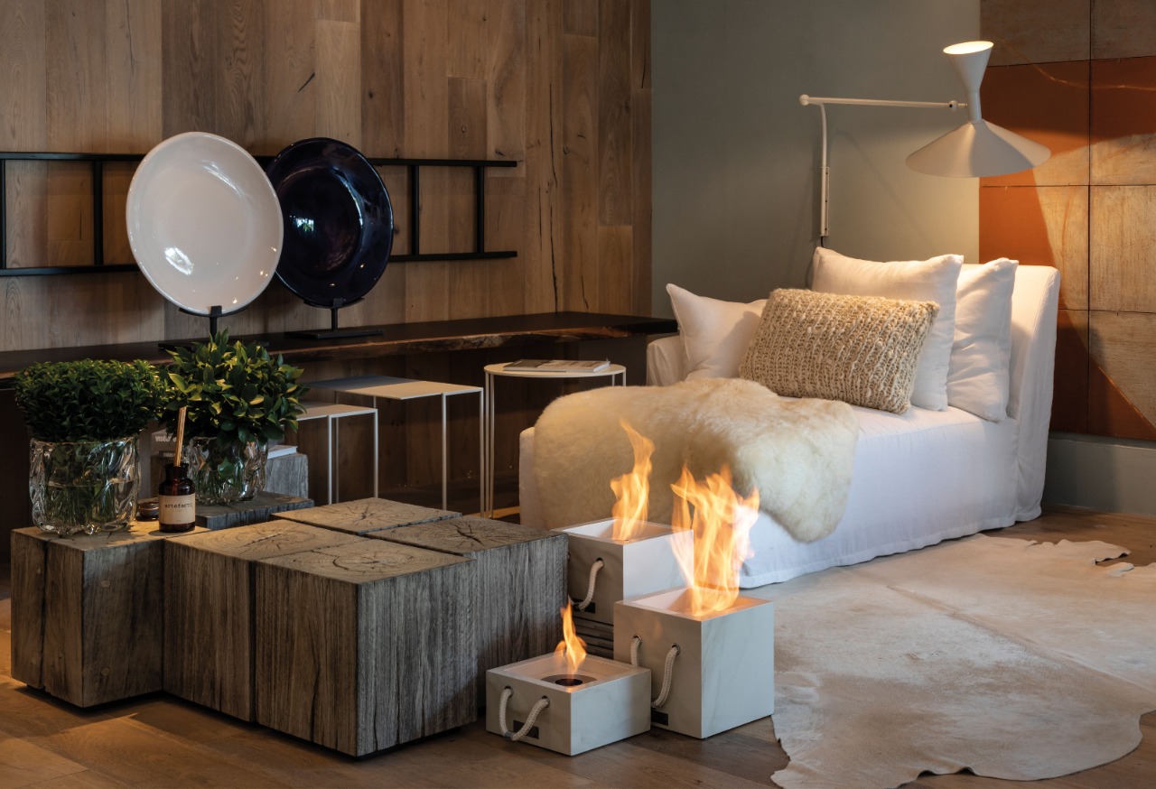 <strong>Lareira Port&aacute;til |</strong> Para aproveitar os momentos mais &iacute;ntimos e de relaxamento no Dia dos Namorados, a&nbsp;Ecofireplaces&nbsp;apresenta sua linha exclusiva de lareiras port&aacute;teis.&nbsp;Pre&ccedil;o sob consulta