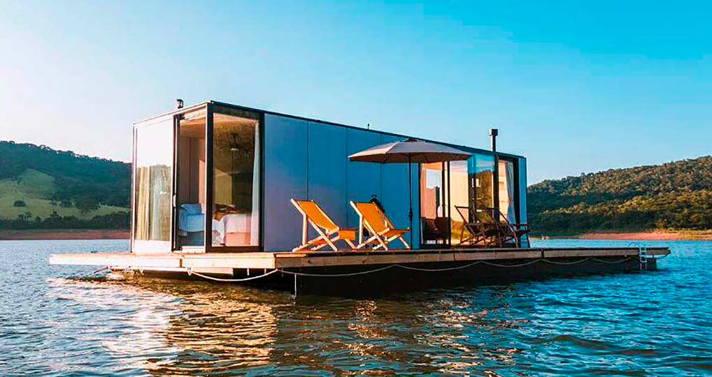 Uma casa flutuante perfeita para quem quer autonomia e paz