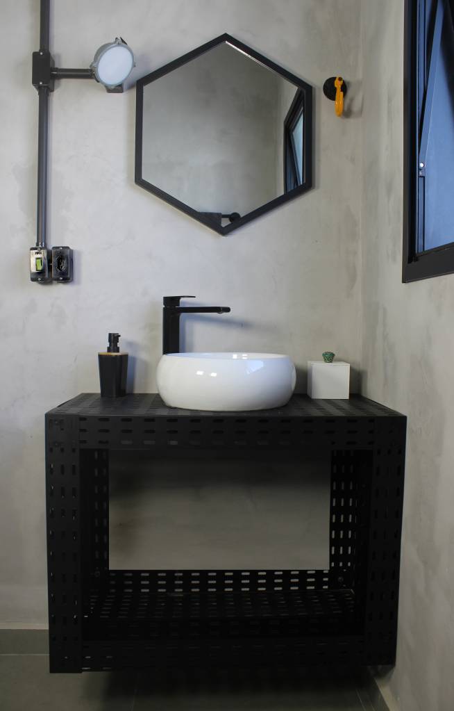 Designer-transforma-tubulação-de-gás-em-peça-de-Design-casacom-3 Designer-transforma-tubulação-de-gás-em-peça-de-Design-casacom-3