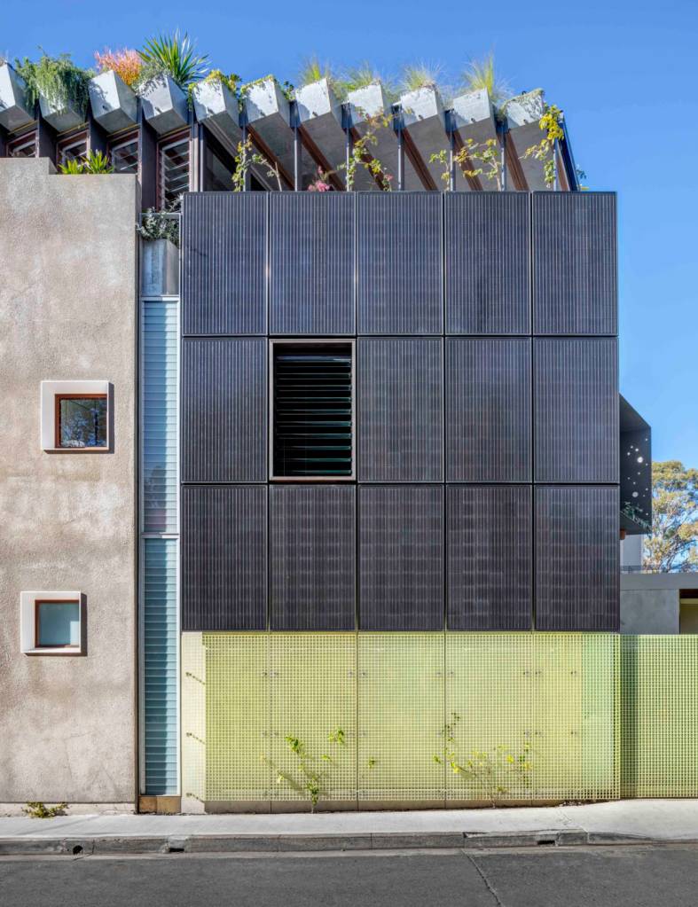uma-casa-sustentavel-projetada-para-os-novos-tempos-welcome-to-the-jungle-house-casa.com-4