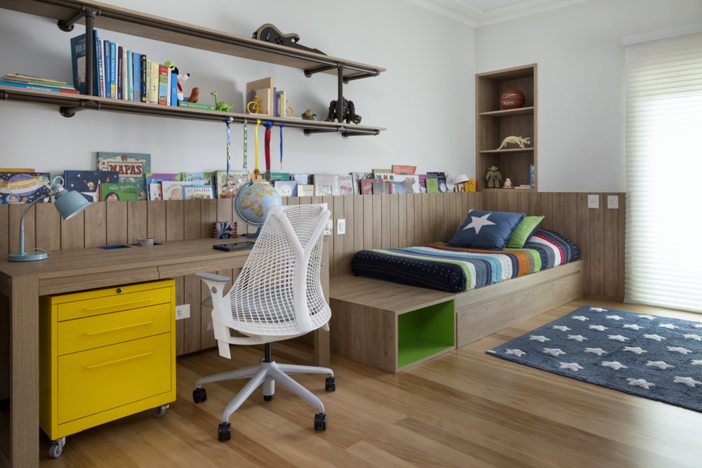 apartamento-Ana-Veirano14 Quarto infantil com projeto de marcenaria