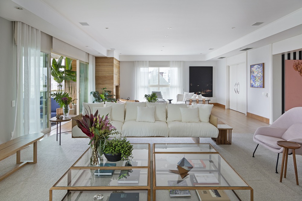apartamento-Ana-Veirano5 Living integrado com sofá claro
