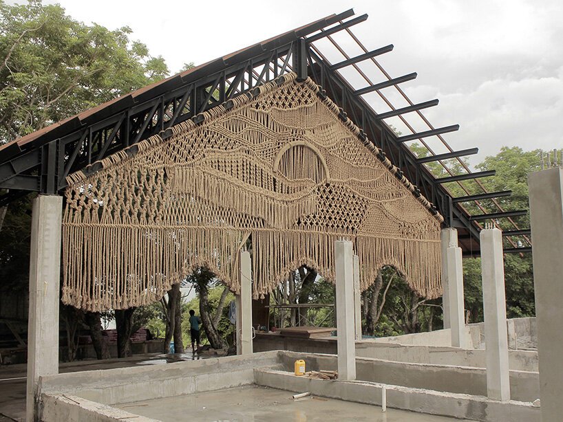 artista-tece-obra-gigante-feita-com-macrame-bali-casa.com-1 Obra gigante tecida com macramê