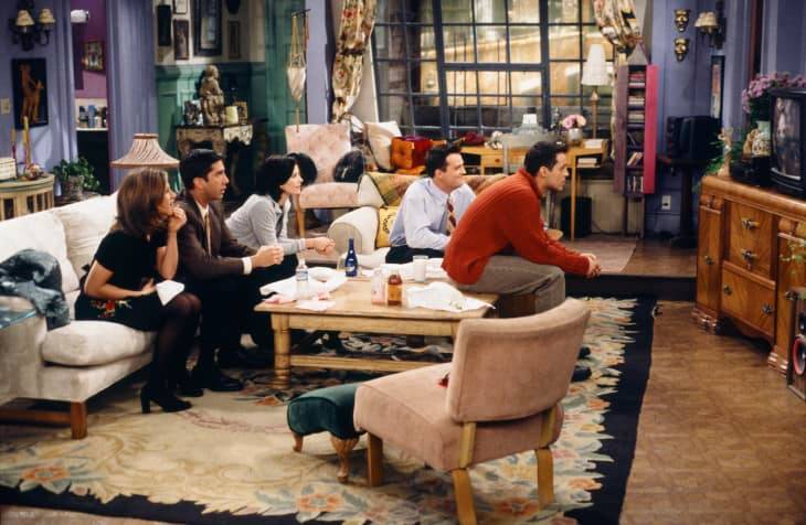 FRIENDS - Essa foi f&aacute;cil, n&atilde;o &eacute;? Friends &eacute; at&eacute; hoje reconhecida como sitcom imbat&iacute;vel por muitos e queridinha dos amantes de com&eacute;dia.