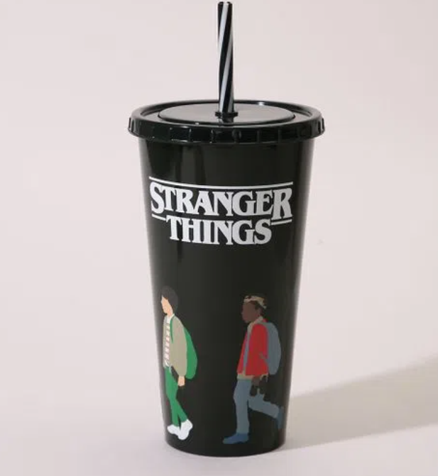 Copo com canudo Stranger Things da C&A