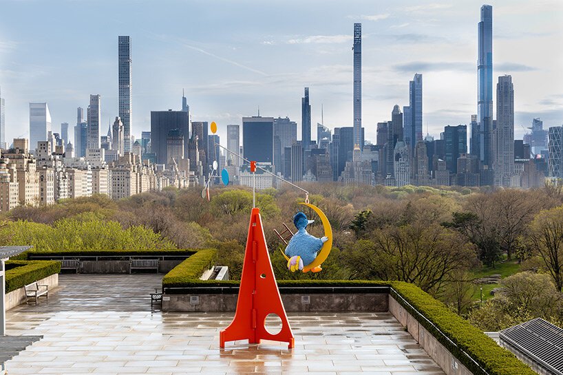 1-tem-um-garibaldo-no-terraco-do-met-em-nova-york 1-tem-um-garibaldo-no-terraco-do-met-em-nova-york