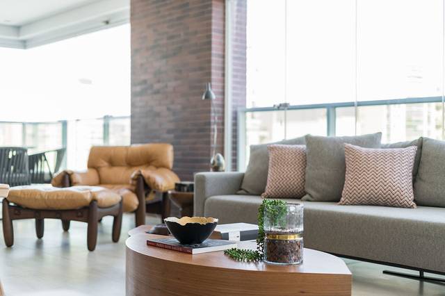 8-estilo-contemporaneo-e-tons-claros-compoem-decor-deste-ape-de-350-m2 8-estilo-contemporaneo-e-tons-claros-compoem-decor-deste-ape-de-350-m2