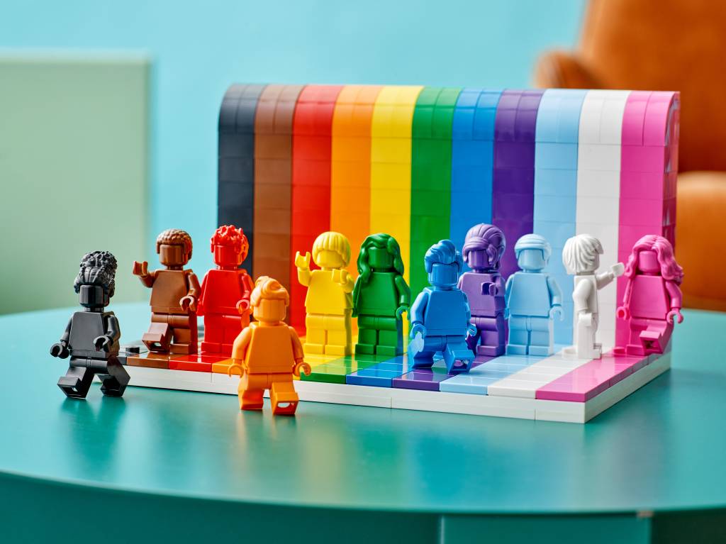 lego-lgbtq-casa.com-40516_Lifestyle_envr_1.3 lego-lgbtq-casa.com-40516_Lifestyle_envr_1.3