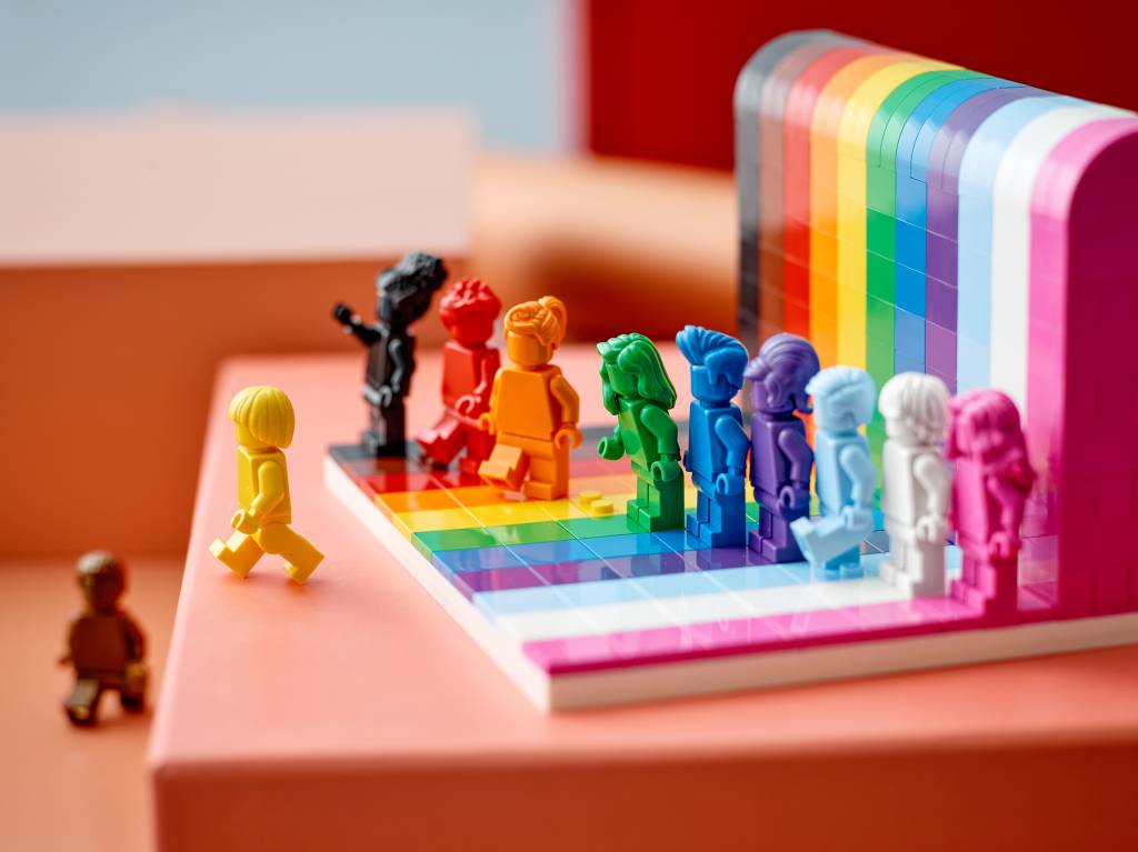 lego-lgbtq-casa.com-40516_Lifestyle_envr_3.3 lego-lgbtq-casa.com-40516_Lifestyle_envr_3.3