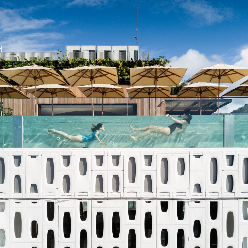 8-piscinas-que-desafiam-a-gravidade-dezeen 09